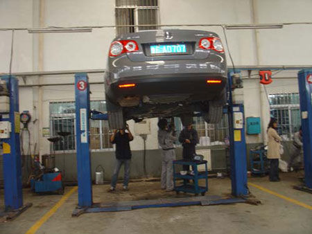 經濟危機帶來汽修企業戰略調整期-汽車