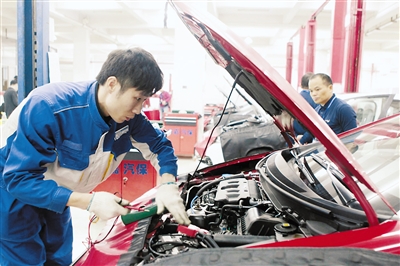 汽車維修職業技能大賽30家企業參賽 選手半小時內排除故障_珠海熱點資訊