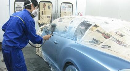 巴南區(qū)100余家汽車維修企業(yè)攜手將汽車噴漆工藝錯峰生產(chǎn),助力打贏藍天保衛(wèi)戰(zhàn)